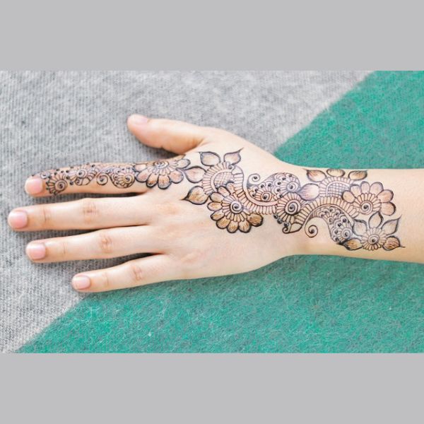 latest arabic mehndi designs for girls 2023